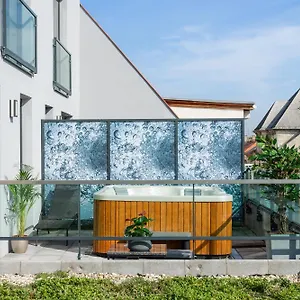 https://onyx-luxury.inbudapesthotels.com