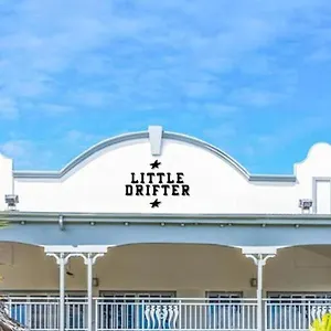 https://freedom-cairns-hostel.queenslandhotels.net