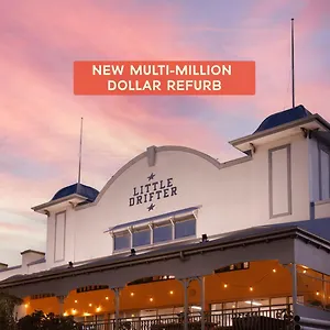 https://freedom-cairns-hostel.queenslandhotels.net