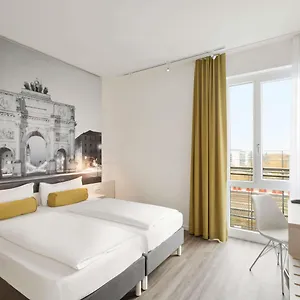 Super 8 By Wyndham West Munich